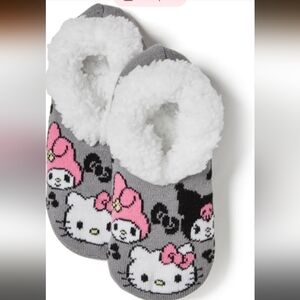 Hello Kitty Gray and Pink Fuzzy Lined Slipper Socks